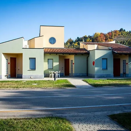 Albavillage Wellness & 3*