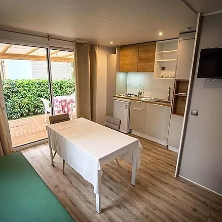 Albavillage Wellness&camping Hotell