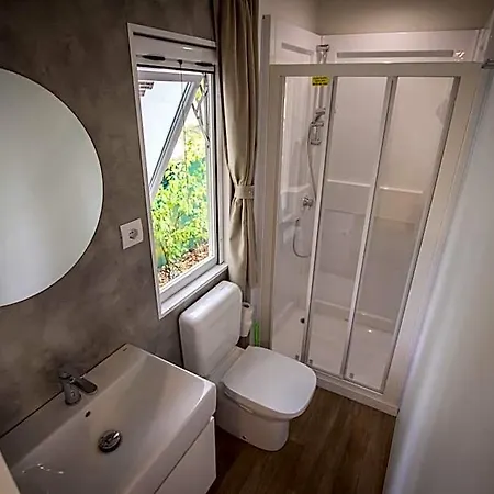 Hotell Albavillage Wellness&camping