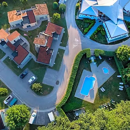 Hotell Albavillage Wellness&camping